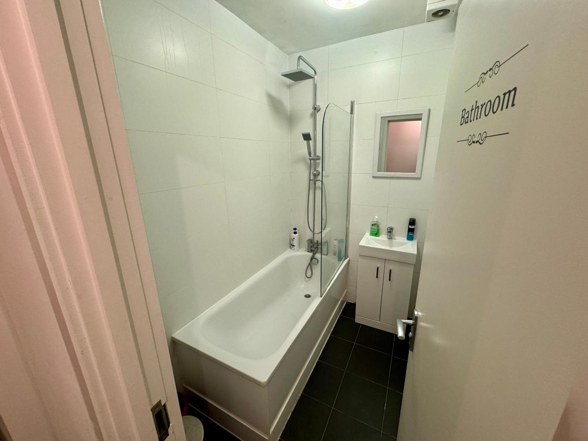 Cosmopolitan Comfort Private Bedrooms In Euston 106 Londýn Exteriér fotografie